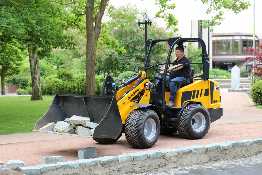 Schäffer Elektro-Lader 24e